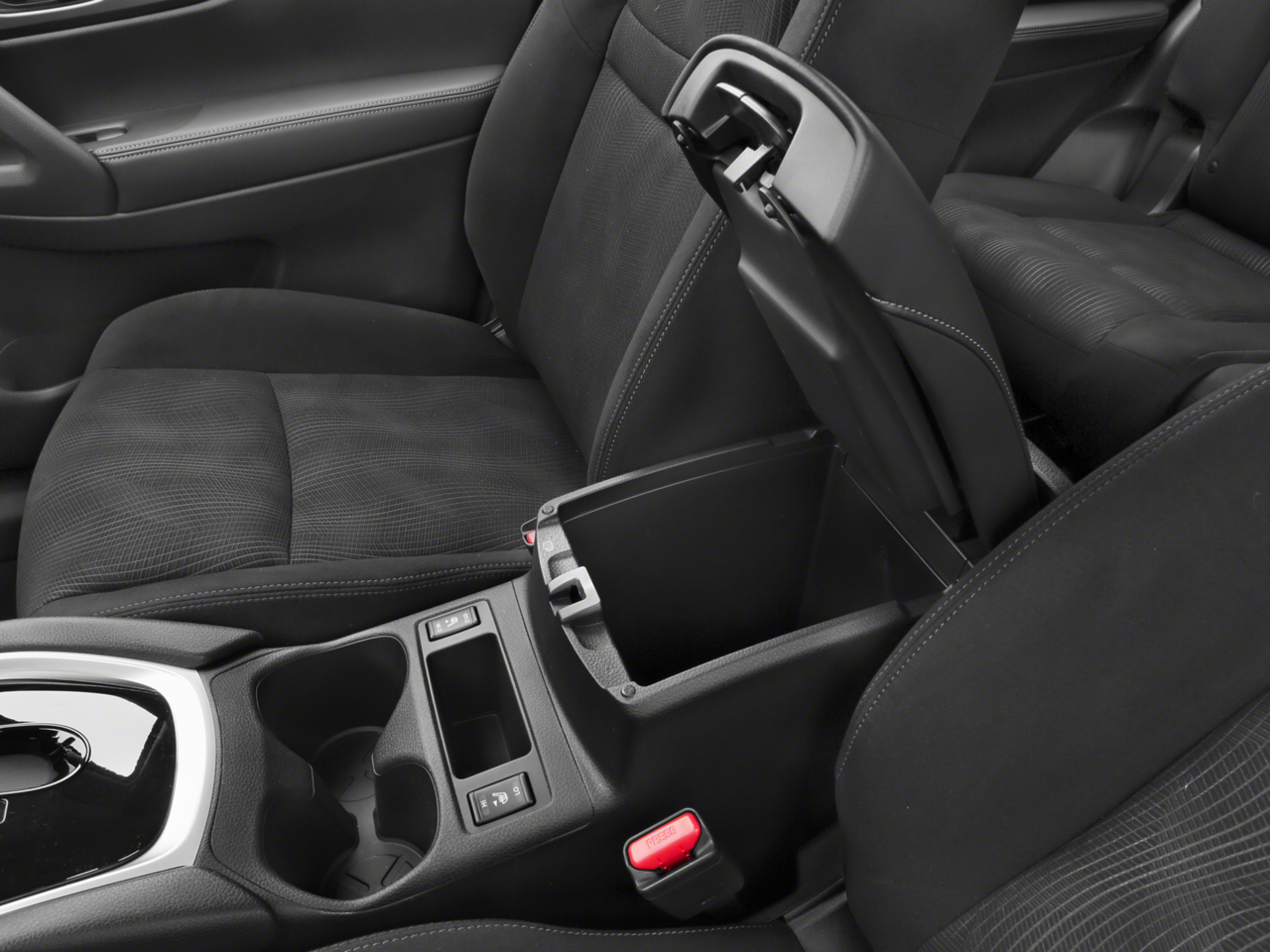 2016 Nissan Rogue SV Sport Utility 4D