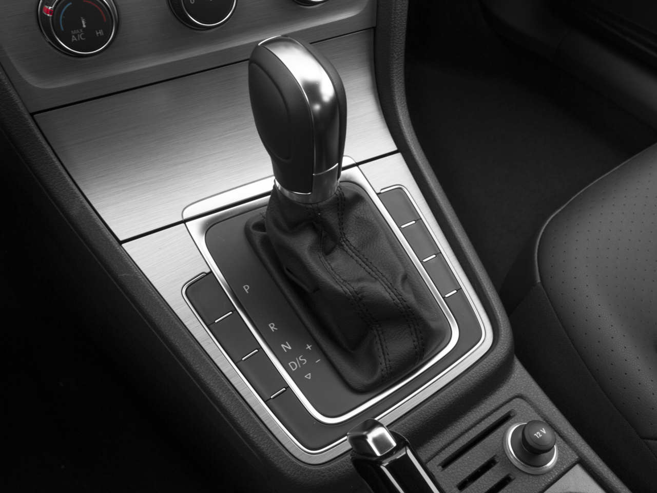 2016 Volkswagen Golf TSI S Hatchback Sedan 4D