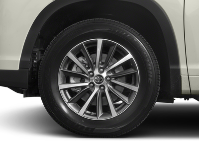 2017 Toyota Highlander XLE Sport Utility 4D