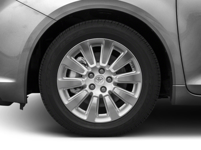 2017 Toyota Sienna XLE Premium Minivan 4D