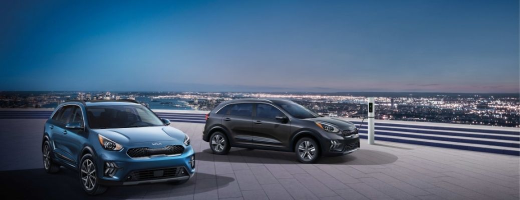 Two 2022 Kia Niro side by side