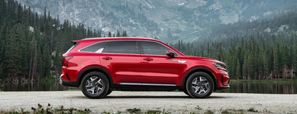 2023 Kia Sorento Hybrid side view