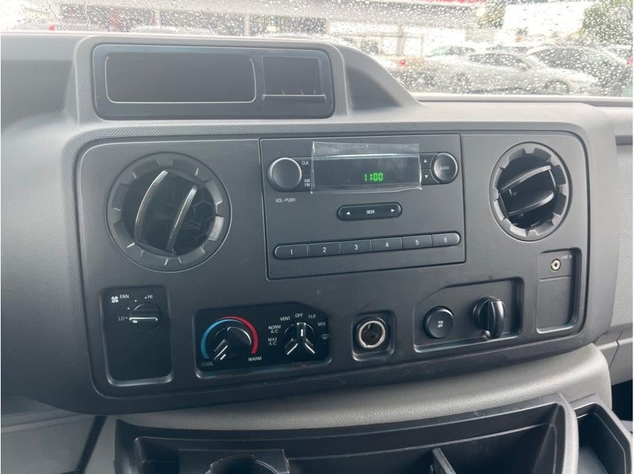 2012 Ford E150 Passenger XL Van 3D