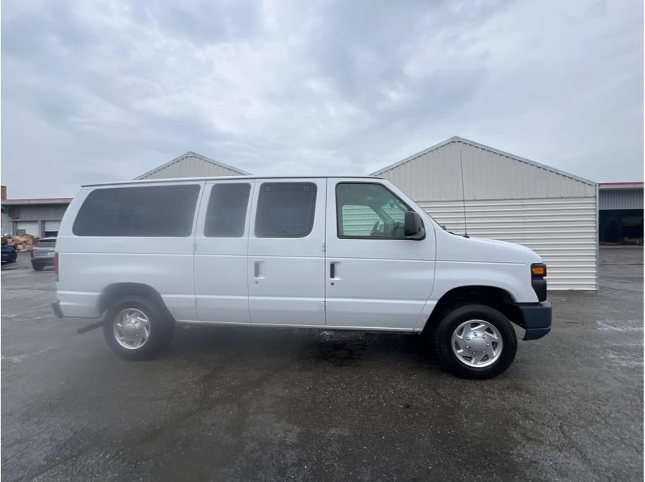 2012 Ford E150 Passenger XL Van 3D