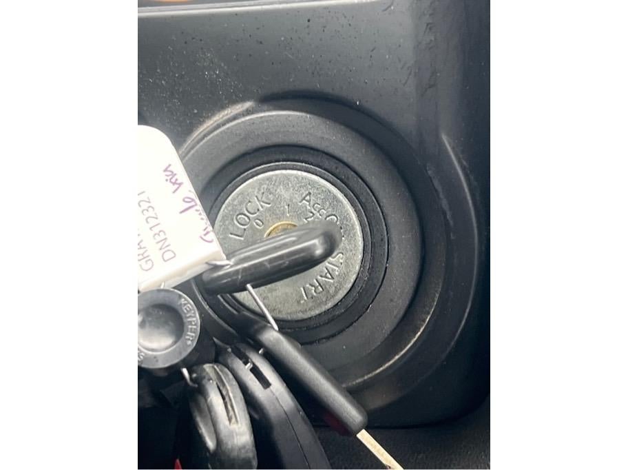 2013 Nissan Titan Crew Cab SV Pickup 4D 5 1/2 ft