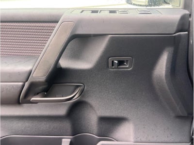 2013 Nissan Titan Crew Cab SV Pickup 4D 5 1/2 ft