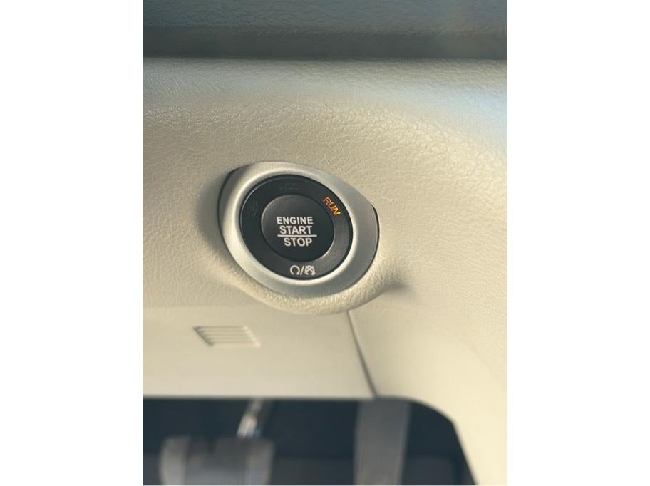 2023 Chrysler Voyager LX Van 4D