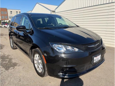 2023 Chrysler Voyager LX Van 4D