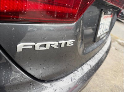 2022 Kia Forte LXS Sedan 4D
