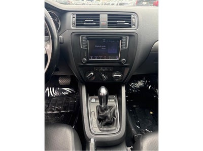 2017 Volkswagen Jetta 1.4T SE Sedan 4D