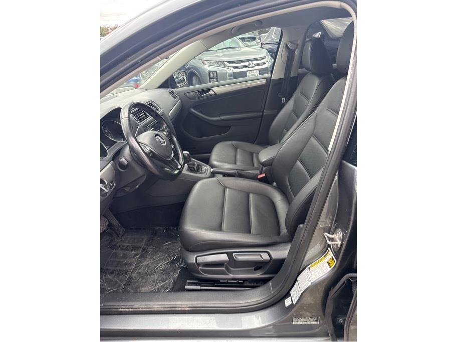 2017 Volkswagen Jetta 1.4T SE Sedan 4D