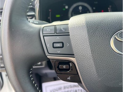 2025 Toyota Camry SE Sedan 4D