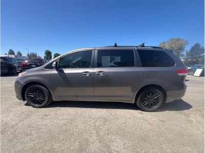 2013 Toyota Sienna Limited Minivan 4D