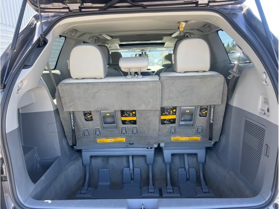 2013 Toyota Sienna Limited Minivan 4D