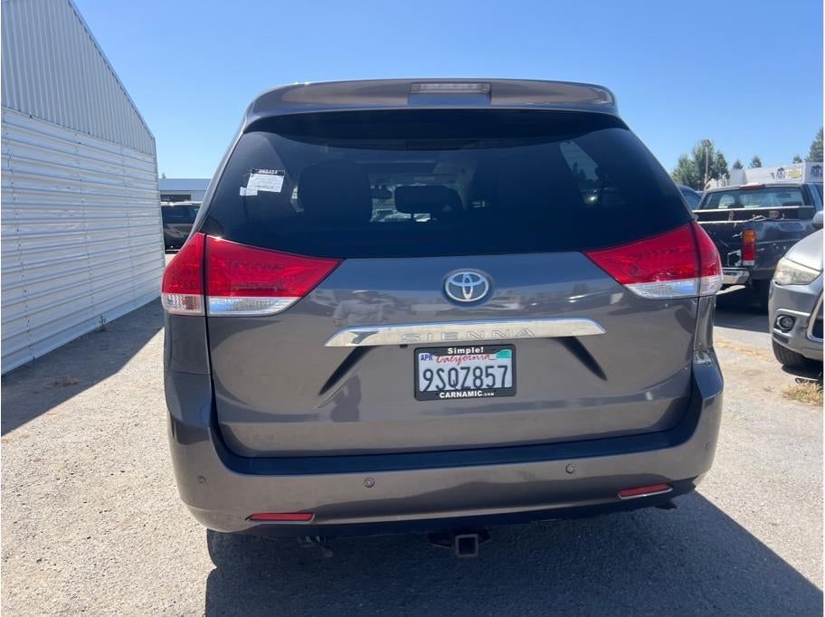 2013 Toyota Sienna Limited Minivan 4D