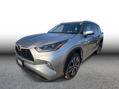 2021 Toyota Highlander XLE Sport Utility 4D