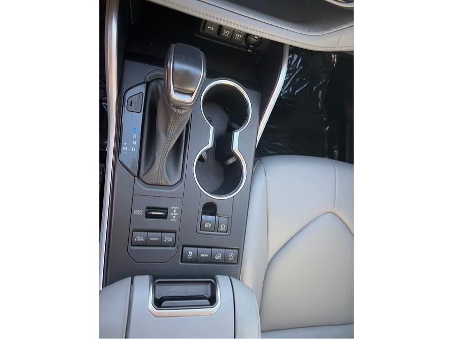 2021 Toyota Highlander XLE Sport Utility 4D