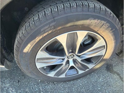 2021 Toyota Highlander XLE Sport Utility 4D