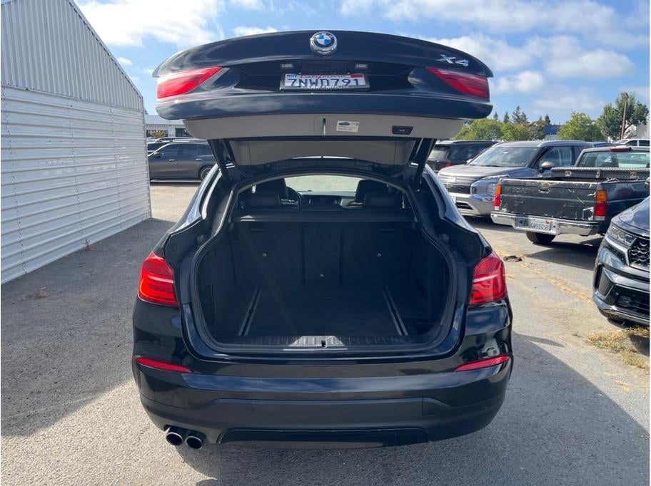 2016 BMW X4 xDrive28i Sport Utility 4D