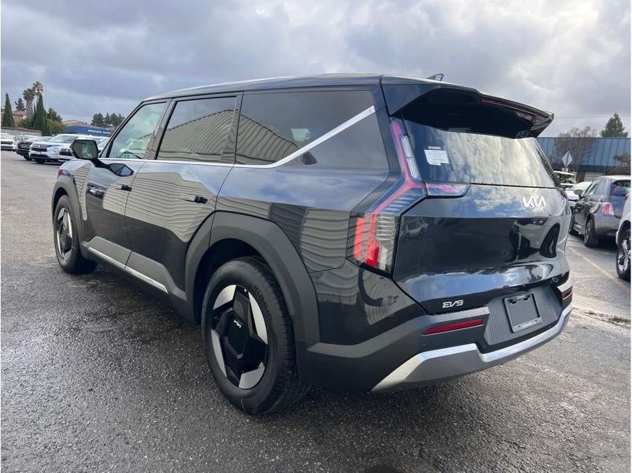 2026 Kia EV9 Light Long Range