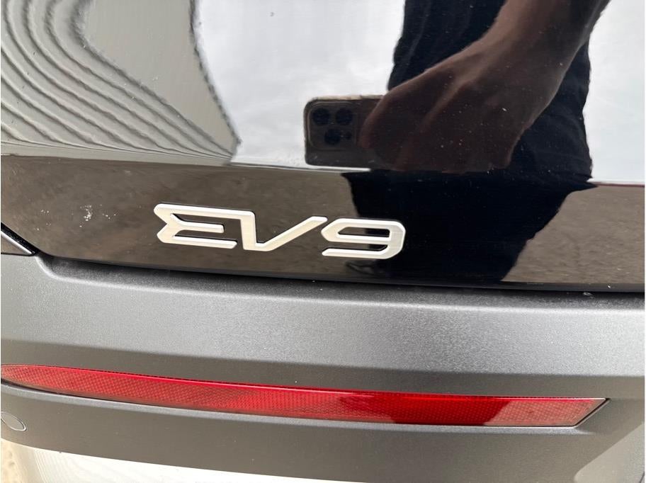2026 Kia EV9 Light Long Range