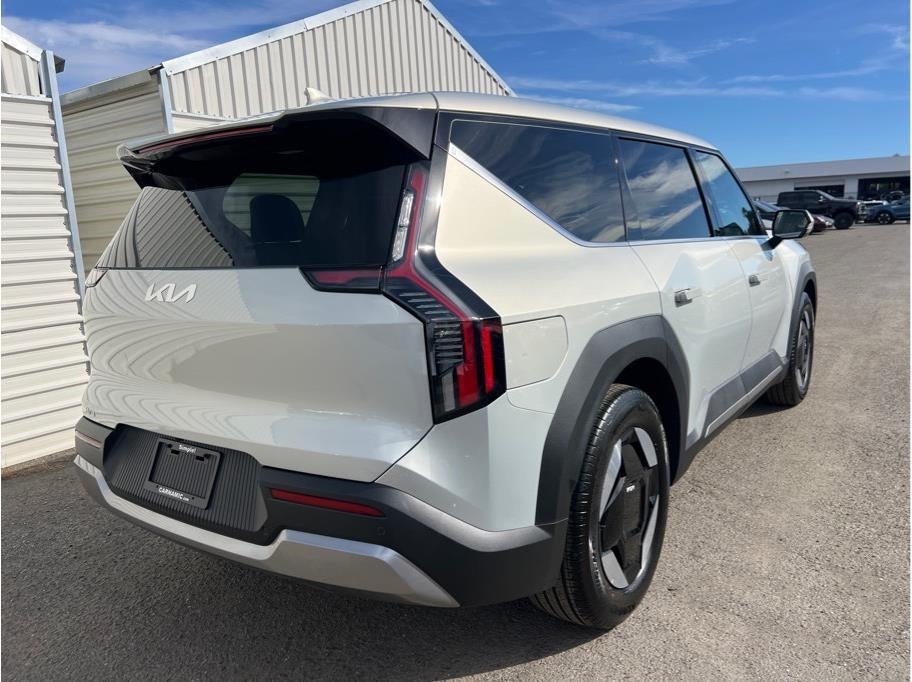 2026 Kia EV9 Light Long Range