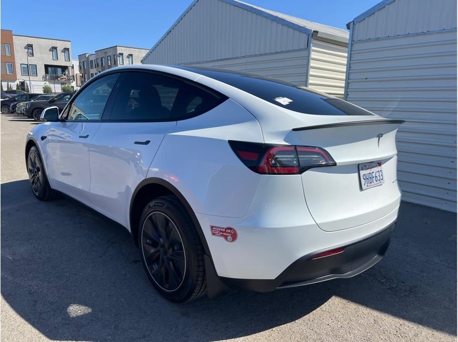 2023 Tesla Model Y Long Range Sport Utility 4D