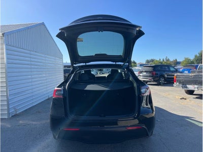 2024 Tesla Model Y Long Range Sport Utility 4D