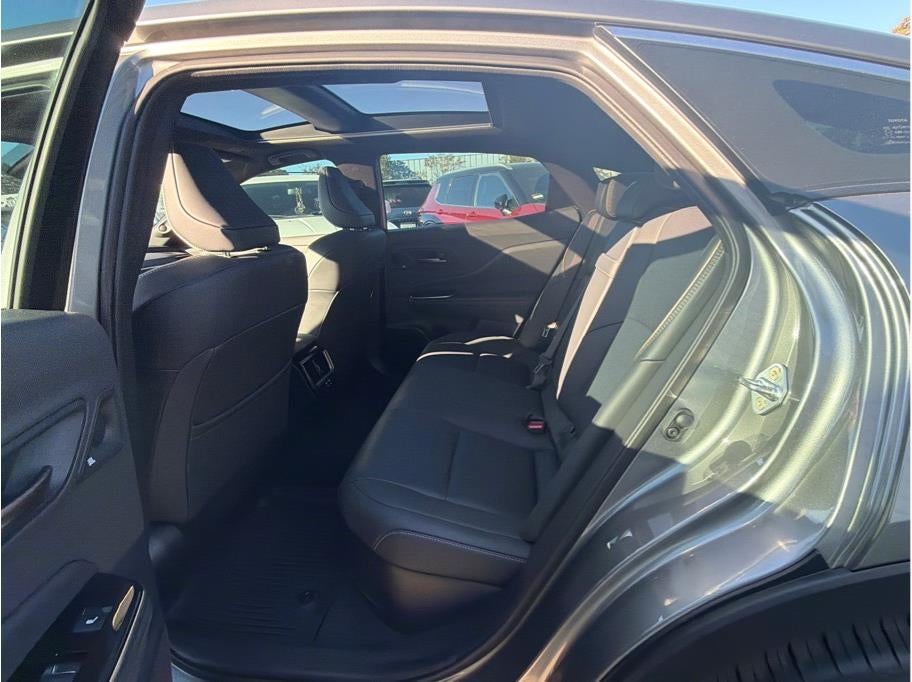 2025 Toyota Crown Platinum Sedan 4D