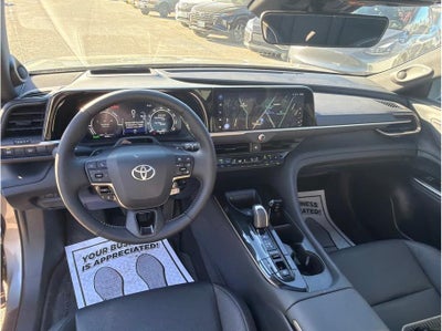 2025 Toyota Crown Platinum Sedan 4D