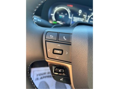 2025 Toyota Crown Platinum Sedan 4D