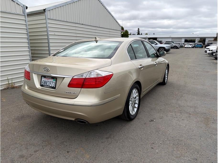 2011 Hyundai Genesis 3.8 Sedan 4D