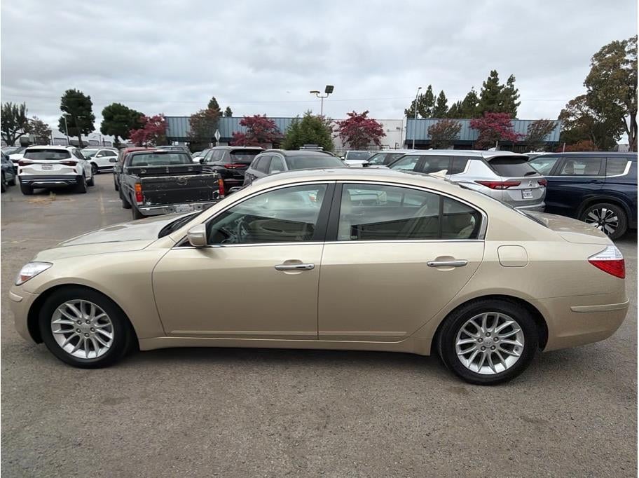 2011 Hyundai Genesis 3.8 Sedan 4D