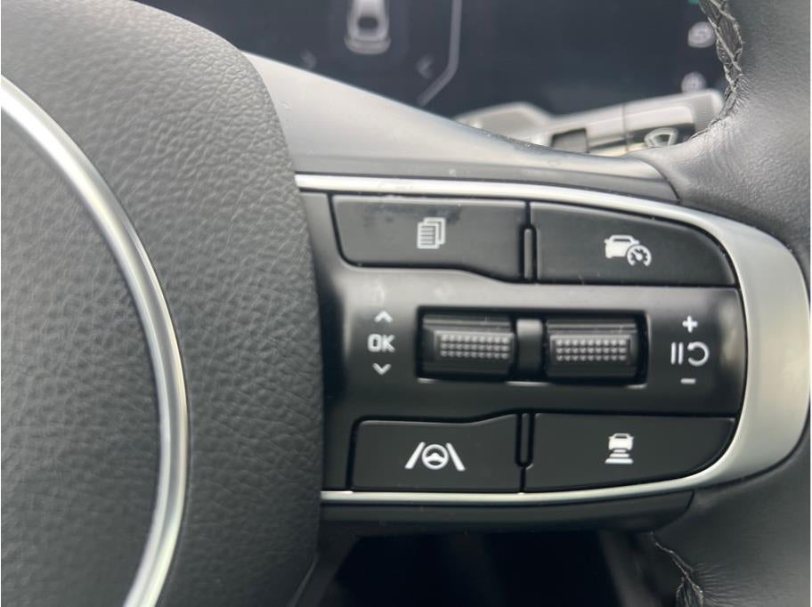 2025 Kia K5 EX Sedan 4D