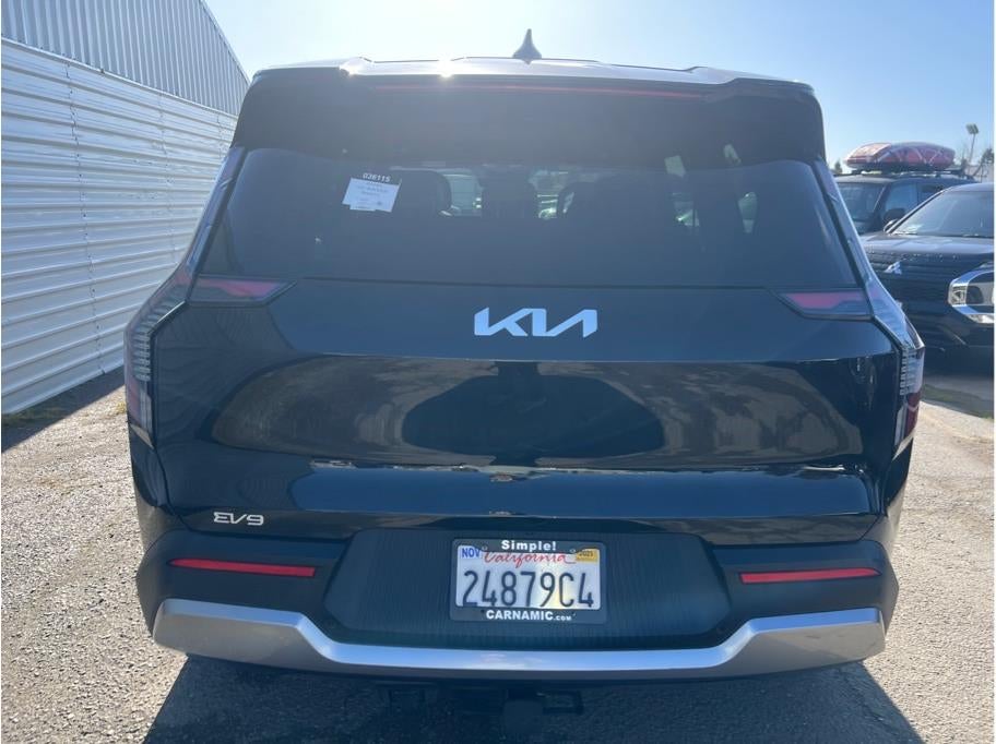 2024 Kia EV9 Light Sport Utility 4D