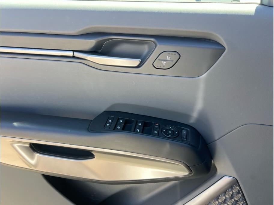2024 Kia EV9 Light Long Range RWD