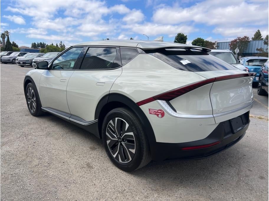2024 Kia EV6 Light Long Range RWD