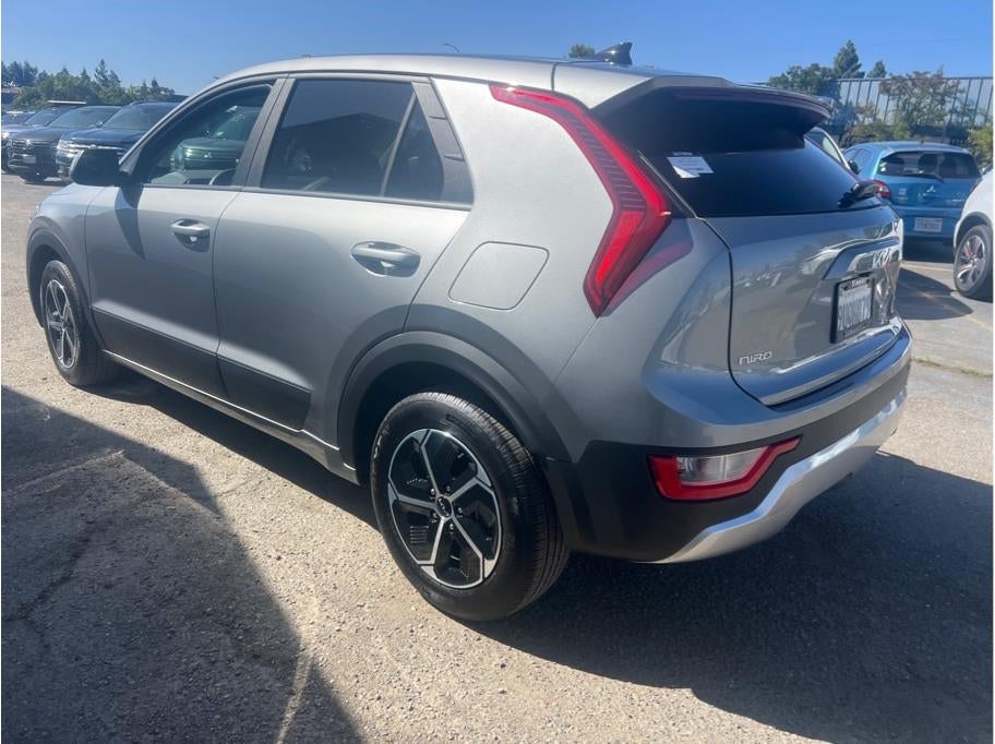 2025 Kia Niro LX Wagon 4D