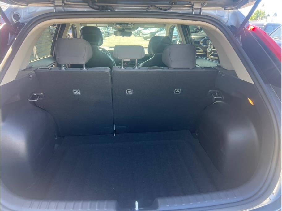 2025 Kia Niro LX Wagon 4D