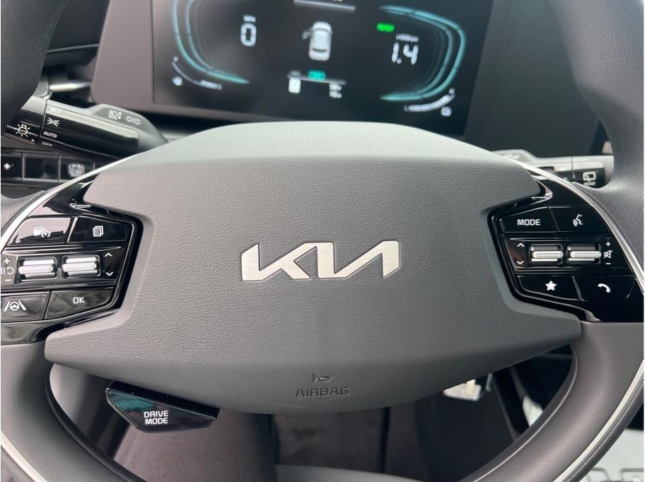 2026 Kia NIRO LX