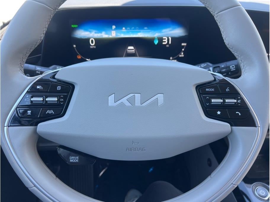 2023 Kia Niro EV Wind Wagon 4D