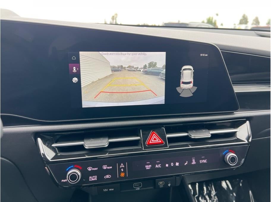2023 Kia Niro EV Wind Wagon 4D