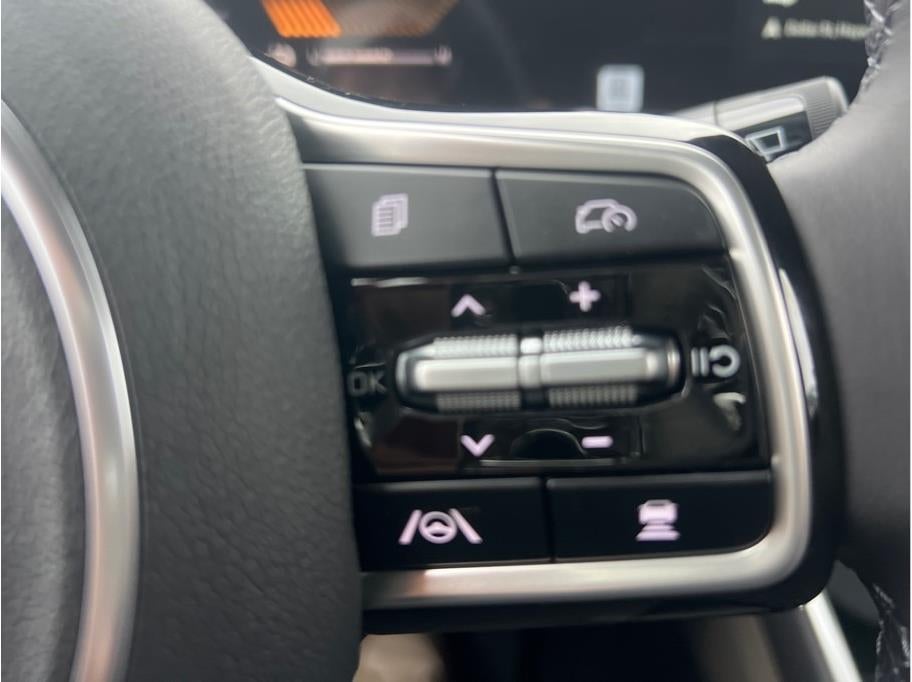 2026 Kia Carnival Hybrid LX