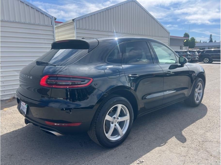 2018 Porsche Macan Sport Utility 4D