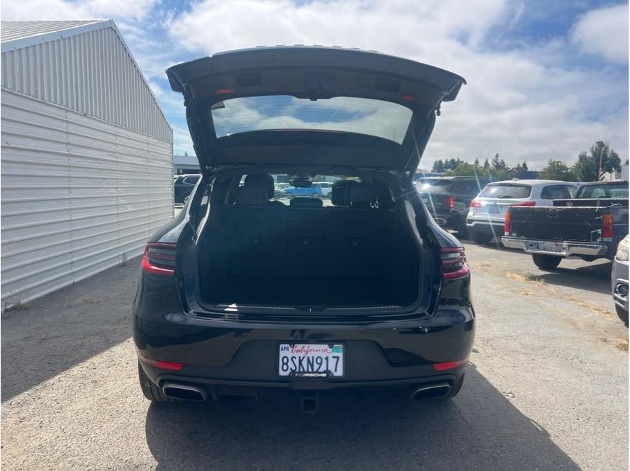 2018 Porsche Macan Sport Utility 4D