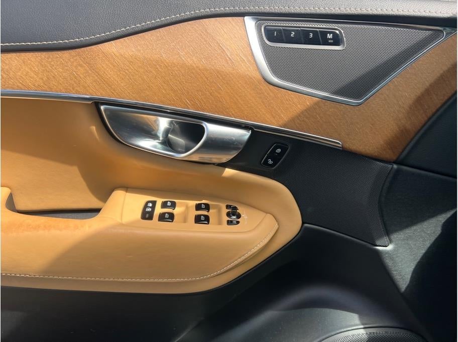 2018 Volvo XC90 T8 Inscription Sport Utility 4D