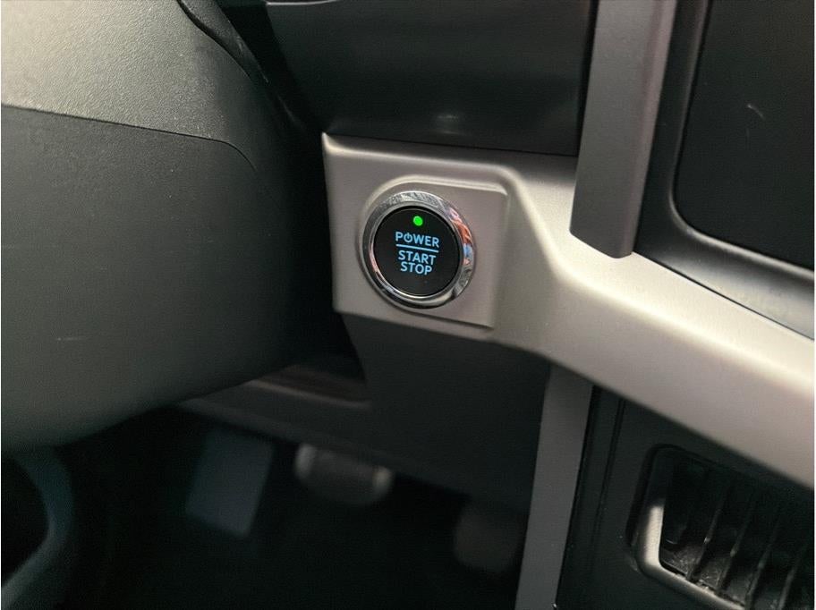 2023 Ford F150 Lightning XLT Pickup 4D 5 1/2 ft