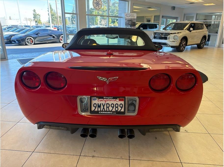 2005 Chevrolet Corvette Convertible 2D