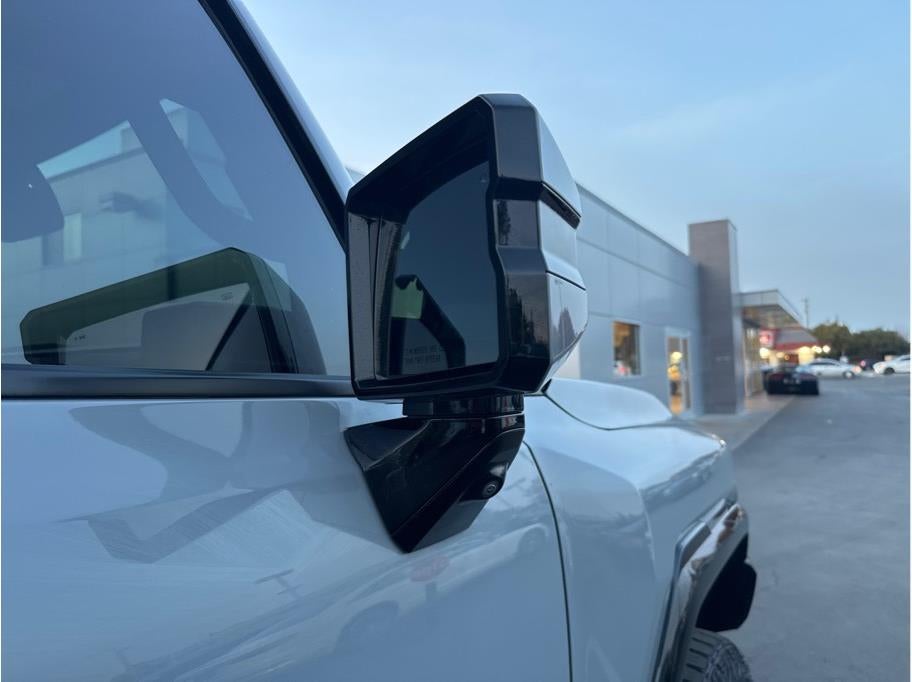 2024 GMC HUMMER EV SUV 2X Sport Utility 4D