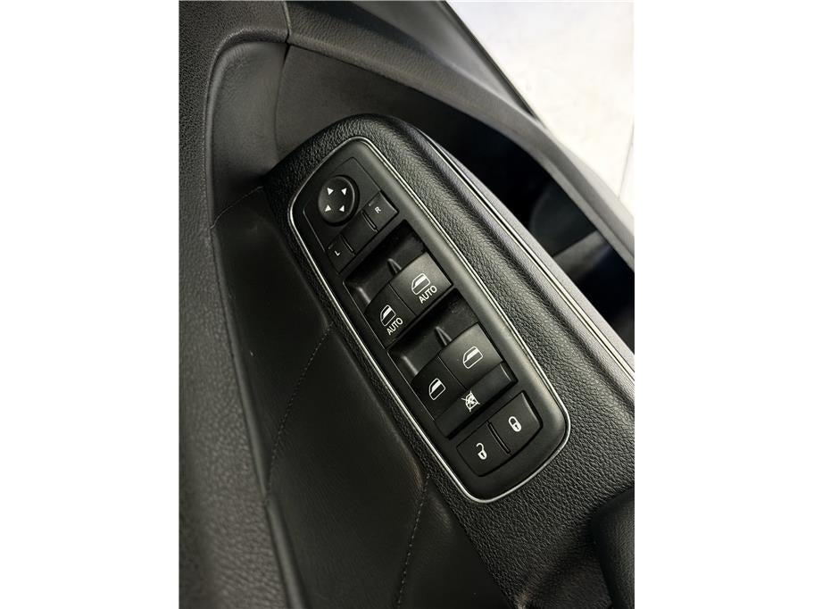 2016 Dodge Charger SRT Hellcat Sedan 4D